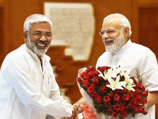 SPECIAL COVERAGE: कौन हैं स्वतंत्र देव सिंह और कैसे बन गए यूपी भाजपा के अध्यक्ष, पढ़िए पूरा सफ़रनामा