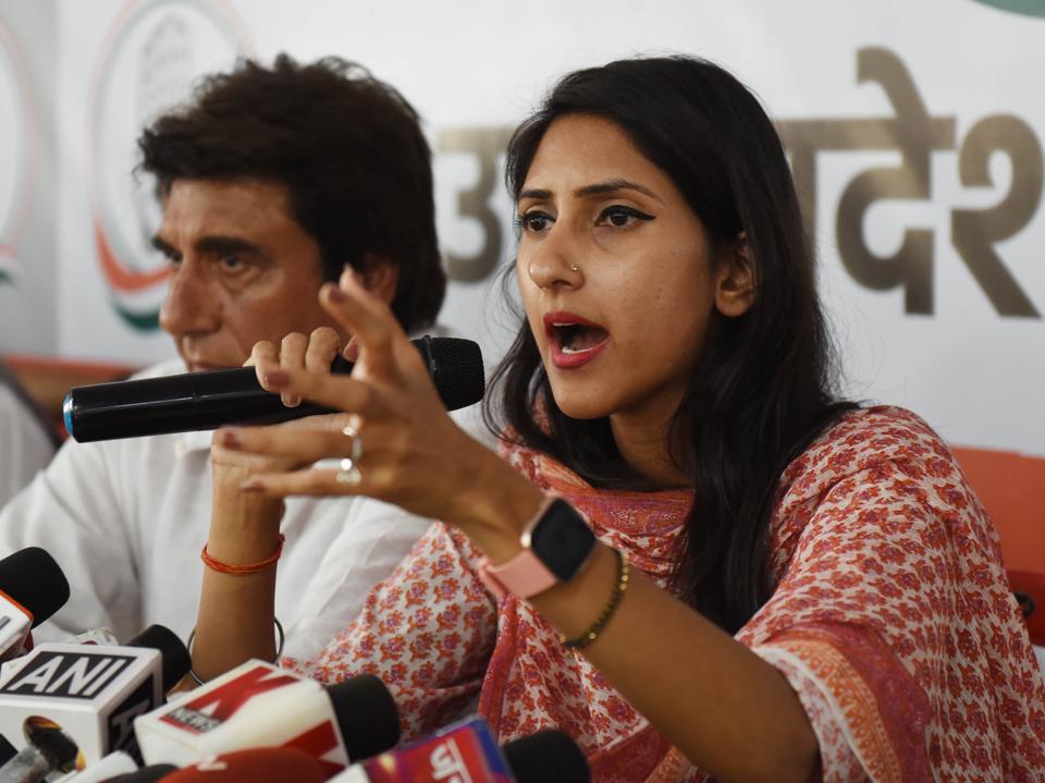 राहुल गांधी की मुंह बोली बहन जम्मू-कश्मीर पर भाजपा के साथ