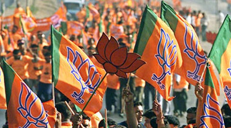 यूपी में टिकट बंटवारे को लेकर भाजपा में छिड़ी जंग, इसी कारण नहीं आ रही लिस्ट