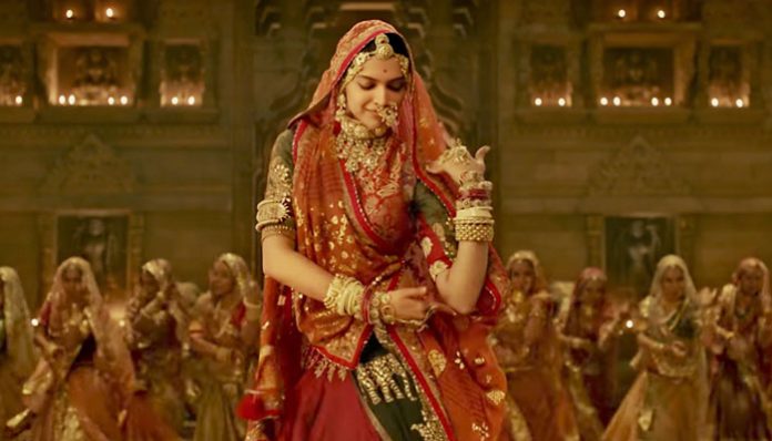 इस देश में बाजी फिल्म ‘पद्मावत’ की पायल