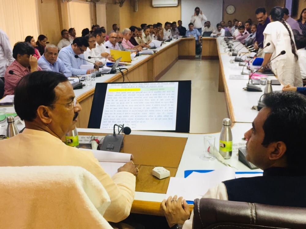 प्लास्टिक का उपयोग कम करें और पानी ज्यादा बचाएं : डा. महेश शर्मा