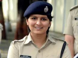 इस महिला आईपीएस को ट्रांसफर के बाद ऐसी विदाई मिली कि हर कोई भावुक हो गया
