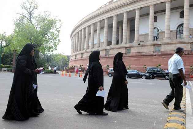 एक युक्ति के जरिए तीन तलाक कानून को राज्यसभा में पास करवा पाई सरकार