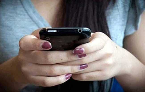 फैशन डिजाइनर की छात्रा को अश्लील मैसेज भेजने वाले के खिलाफ मामला दर्ज