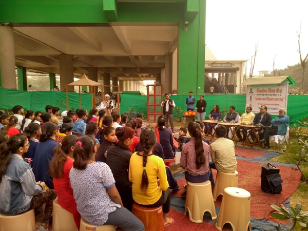 बिमटेक विद्या केंद्र में प्रमाण पत्र वितरण समारोह हुआ