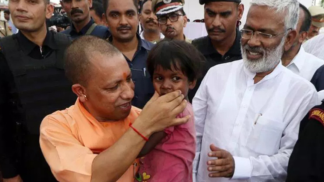सोनभद्र नरसंहार मामले में सीएम योगी की बड़ी कार्रवाई