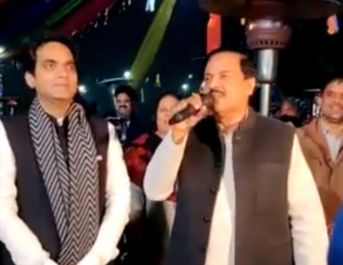 Video: डॉ.महेश शर्मा ने गाया गाना, क्यों बन गया चर्चाओं का विषय