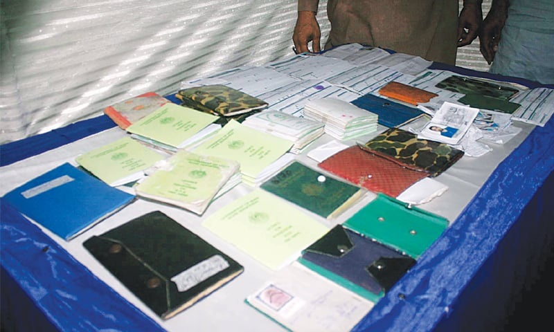 फर्जी शस्त्र लाइसेंस मामले में 5 पर गैंगस्टर एक्ट, 6 ने कोर्ट में सरेंडर किया