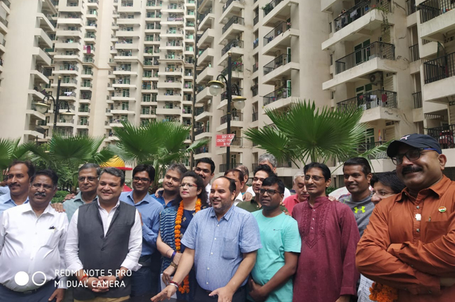 गौर सिटी इलेवेंथ एवेन्यू के अध्यक्ष बने अंशुमान रावत और शशि शेखर सेक्रेटरी, नई कार्यकारिणी ने शपथ ली