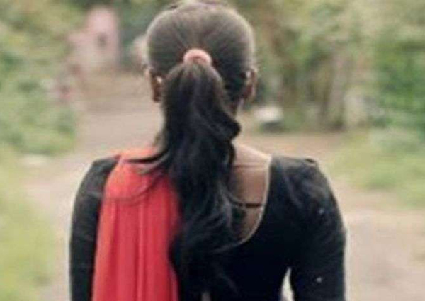 NOIDA: पिता के डांटने पर नाराज होकर किशोरी घर से निकली