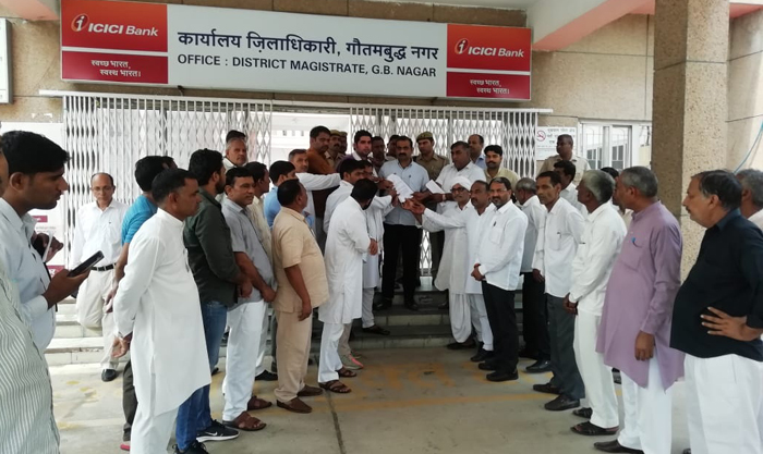 जम्मू कश्मीर में दो गुर्जरों की हत्या पर समाज में रोष, प्रधानमंत्री के नाम ज्ञापन सौंपा