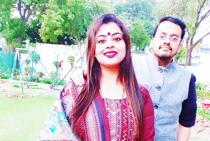 बुलंदशहरः IAS अभय सिंह के समर्थन में उतरीं पत्नी, कहा-सत्य परेशान हो सकता है, पराजित नहीं