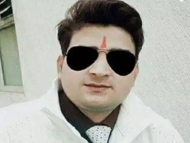 50 हजार इनामी बदमाश ने खुद को गोली मारकर दे दी जान