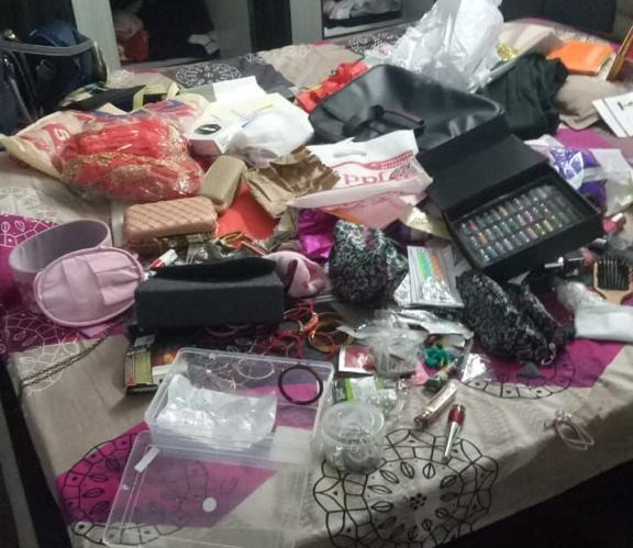 ग्रेटर नोएडा वेस्ट की दो सोसाइटी के चार फ्लैटों में चोरी