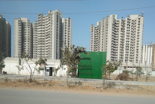 GRENO WEST: प्राधिकरण के 40 करोड़ रुपये नहीं चुकाने पर बिल्डर के खिलाफ आरसी जारी