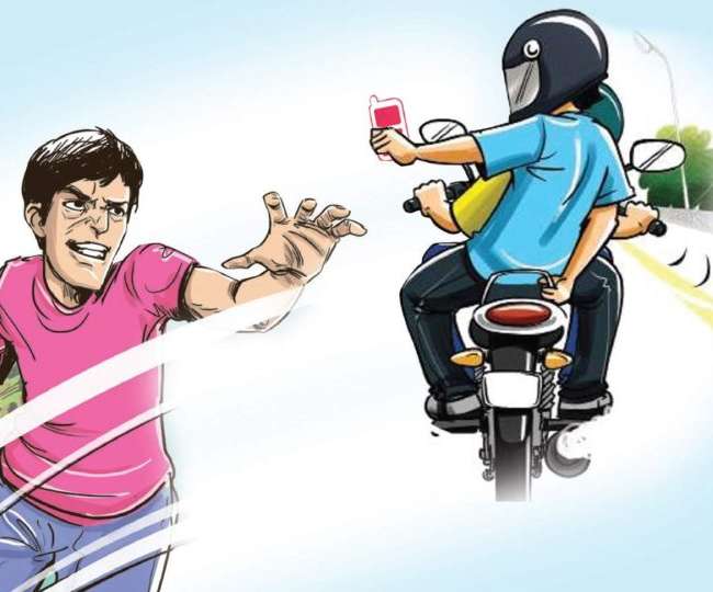 नरेंद्र मोदी की भतीजी के बाद अब मजिस्ट्रेट का मोबाइल फोन छीना