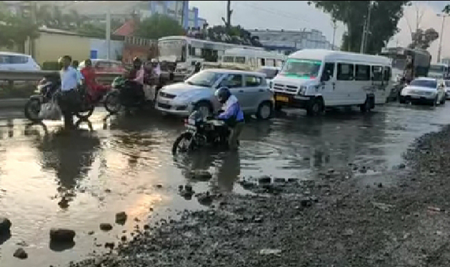 देखिए ये है गाजियाबाद और दादरी के बीच नेशनल हाइवे का हाल