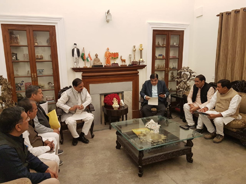बम्बावड गांव के पास ईस्टर्न पेरिफेरल एक्सप्रेस वे पर एंट्री-एग्जिट बनेगा, विधायक-सांसद नितिन गडकरी से मिले