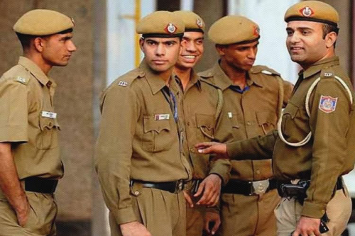 पुलिसकर्मियों को वकीलों से बचने की सलाह