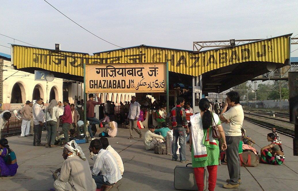 ट्रेनों की रूट जानकारी के लिये गाजियाबाद रेलवे स्टेशन पर भी लगेगी बड़ी स्क्रीन