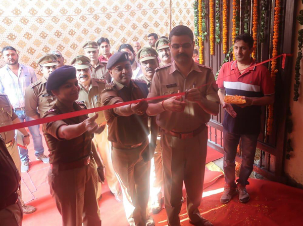 ग्रेटर नोएडा वेस्ट में पुलिस चौकी और चेकपोस्ट का एसएसपी ने उद्घाटन