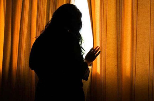 सोसाइटी की 16वीं मंजिल से कूदकर महिला ने जान दी