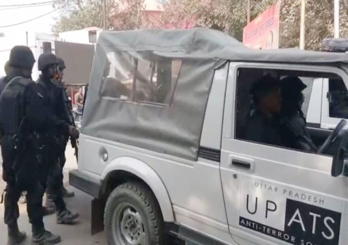नोएडा एंटी टेरेरिस्ट स्क्वायड की बड़ी कार्रवाई, पाकिस्तानियों के साथ मिलकर अपने लोगों से कर रहे थे ठगी