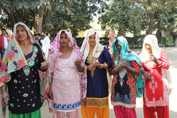 मतदान खत्म, गाजियाबाद और गौतमबुद्ध नगर में सबसे कम वोटिंग