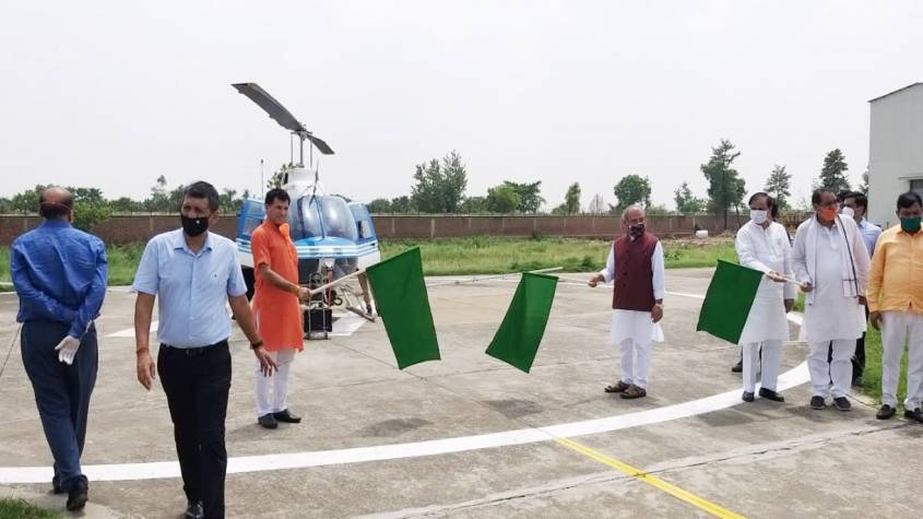 ग्रेटर नोएडा के हेलीकॉप्टरों ने एयरफोर्स के साथ मिलकर टिड्डी दल पर बोला हमला