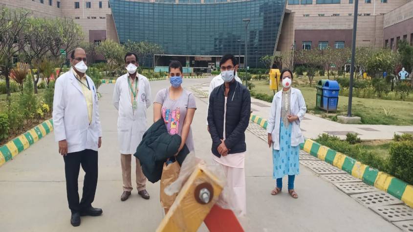 Greater Noida: जिम्स के डॉक्टरों ने कोरोना वायरस को हराया, दो मरीजों को ठीक करके घर भेजा