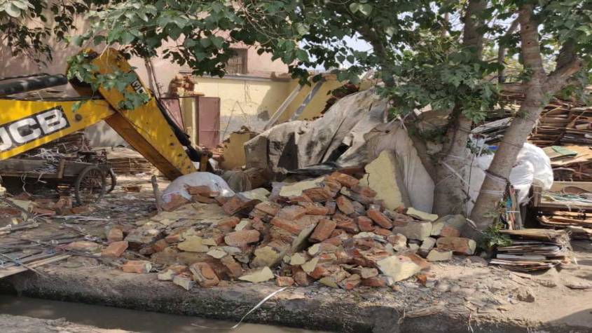 अवैध कब्जा करने वालों पर प्राधिकरण की चली तलवार, 14.50 करोड़ की जमीन मुक्त करवाई