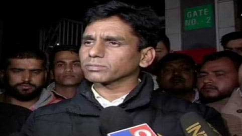 मंदिर से घर लौट रहे आप विधायक के काफिले पर हमला, एक युवक की मौत
