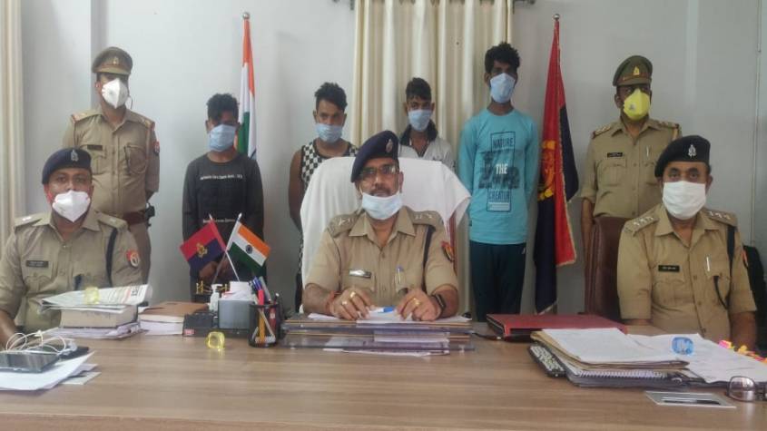 जेवर एयरपोर्ट के गांवों में बाइक चोरी करने वाला मास्टर चाबी गैंग गिरफ्तार, 21 बाइक बरामद