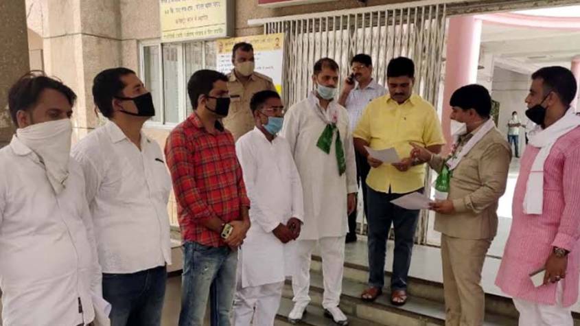 पेट्रोल-डीजल की बढ़ती कीमतों का रालोद ने किया विरोध, राष्ट्रपति के नाम ज्ञापन सौंपा