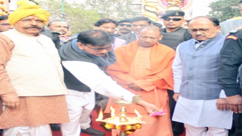 यूपी से हस्तशिल्प का निर्यात एक लाख करोड़ रुपये सालाना पहुंचा: योगी